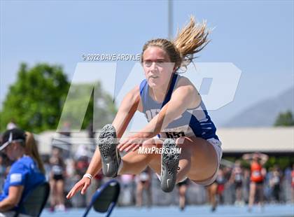 Thumbnail 2 in BYU Invitational photogallery.