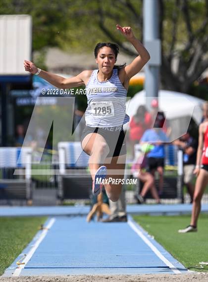 Thumbnail 1 in BYU Invitational photogallery.
