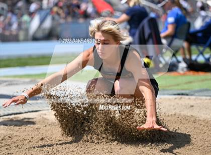 Thumbnail 2 in BYU Invitational photogallery.