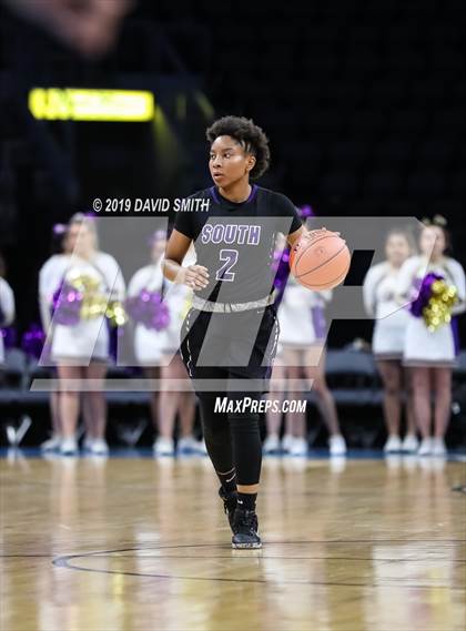 Thumbnail 1 in Park Hill South vs. North Kansas City (MSHSAA Class 5 Sectional) photogallery.