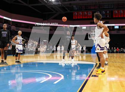 Thumbnail 2 in Park Hill South vs. North Kansas City (MSHSAA Class 5 Sectional) photogallery.