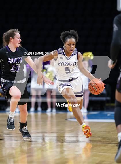 Thumbnail 2 in Park Hill South vs. North Kansas City (MSHSAA Class 5 Sectional) photogallery.