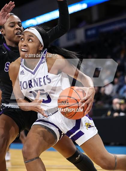 Thumbnail 1 in Park Hill South vs. North Kansas City (MSHSAA Class 5 Sectional) photogallery.