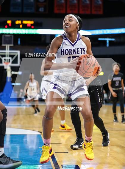 Thumbnail 1 in Park Hill South vs. North Kansas City (MSHSAA Class 5 Sectional) photogallery.