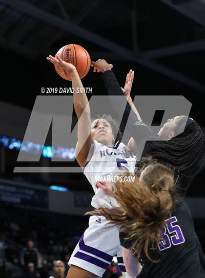 Thumbnail 1 in Park Hill South vs. North Kansas City (MSHSAA Class 5 Sectional) photogallery.