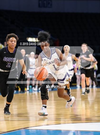 Thumbnail 2 in Park Hill South vs. North Kansas City (MSHSAA Class 5 Sectional) photogallery.
