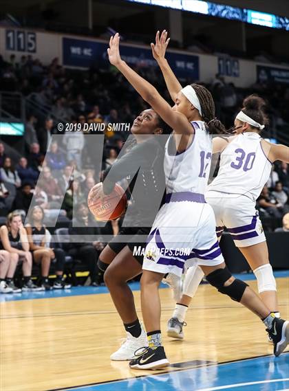 Thumbnail 1 in Park Hill South vs. North Kansas City (MSHSAA Class 5 Sectional) photogallery.