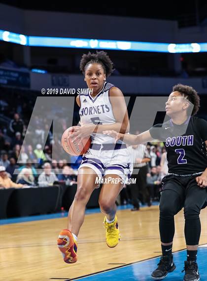 Thumbnail 2 in Park Hill South vs. North Kansas City (MSHSAA Class 5 Sectional) photogallery.