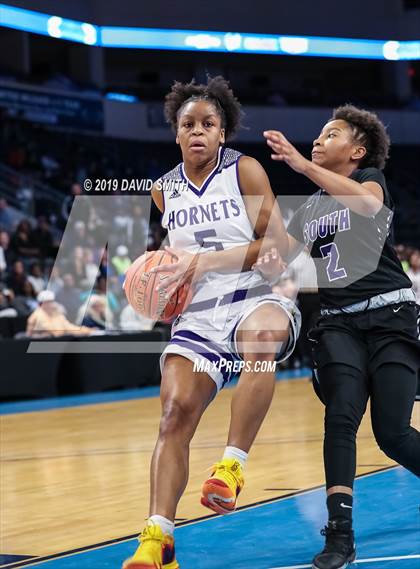 Thumbnail 3 in Park Hill South vs. North Kansas City (MSHSAA Class 5 Sectional) photogallery.