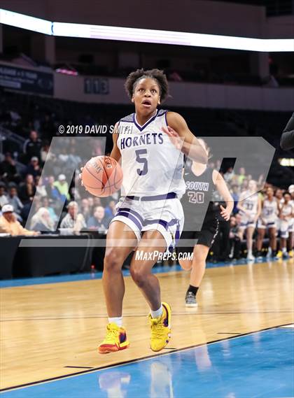 Thumbnail 1 in Park Hill South vs. North Kansas City (MSHSAA Class 5 Sectional) photogallery.