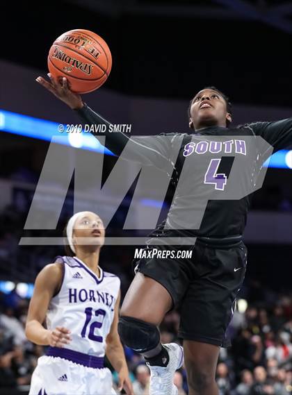 Thumbnail 2 in Park Hill South vs. North Kansas City (MSHSAA Class 5 Sectional) photogallery.