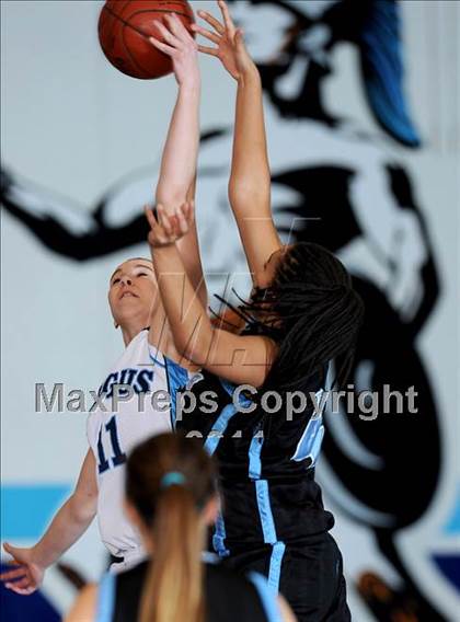 Thumbnail 3 in Saugus vs. Marina (CIF SS Playoffs) photogallery.