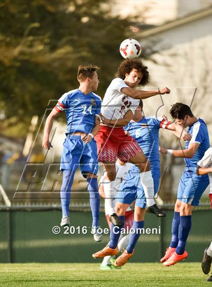 Thumbnail 2 in Lee [Robert E.] vs MacArthur [Douglas] (Blossom Athletic Center) photogallery.