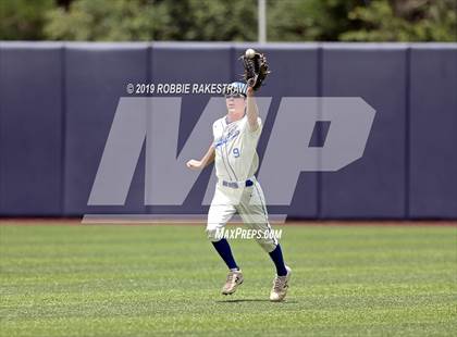Thumbnail 1 in Benbrook vs. Spring Hill (UIL 4A Regional Semifinal) photogallery.