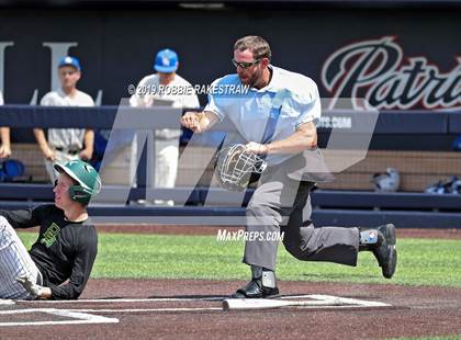 Thumbnail 3 in Benbrook vs. Spring Hill (UIL 4A Regional Semifinal) photogallery.