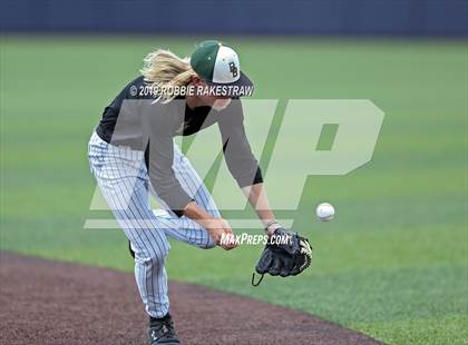Thumbnail 2 in Benbrook vs. Spring Hill (UIL 4A Regional Semifinal) photogallery.