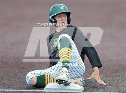 Thumbnail 3 in Benbrook vs. Spring Hill (UIL 4A Regional Semifinal) photogallery.