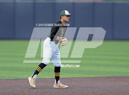 Thumbnail 1 in Benbrook vs. Spring Hill (UIL 4A Regional Semifinal) photogallery.