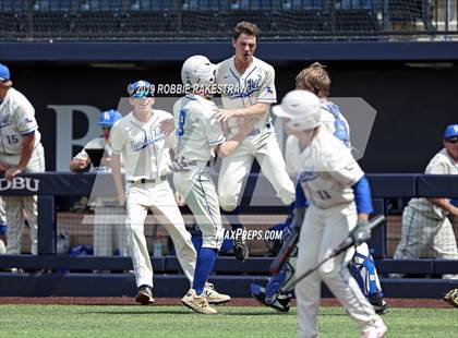 Thumbnail 1 in Benbrook vs. Spring Hill (UIL 4A Regional Semifinal) photogallery.