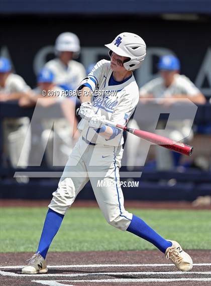 Thumbnail 2 in Benbrook vs. Spring Hill (UIL 4A Regional Semifinal) photogallery.