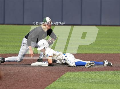 Thumbnail 1 in Benbrook vs. Spring Hill (UIL 4A Regional Semifinal) photogallery.