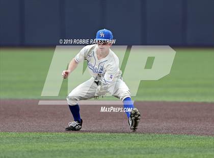Thumbnail 3 in Benbrook vs. Spring Hill (UIL 4A Regional Semifinal) photogallery.