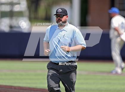 Thumbnail 1 in Benbrook vs. Spring Hill (UIL 4A Regional Semifinal) photogallery.