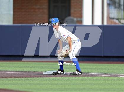 Thumbnail 3 in Benbrook vs. Spring Hill (UIL 4A Regional Semifinal) photogallery.