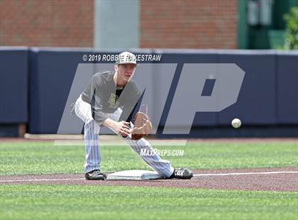 Thumbnail 2 in Benbrook vs. Spring Hill (UIL 4A Regional Semifinal) photogallery.