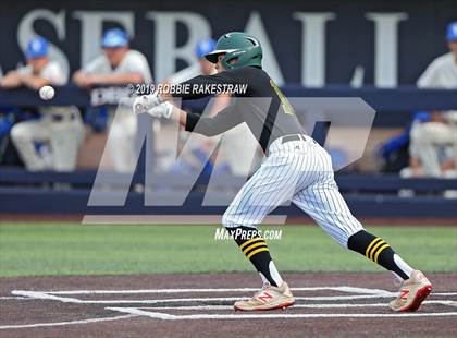 Thumbnail 2 in Benbrook vs. Spring Hill (UIL 4A Regional Semifinal) photogallery.