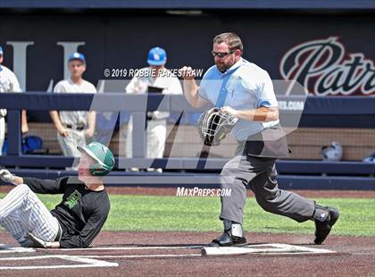 Thumbnail 2 in Benbrook vs. Spring Hill (UIL 4A Regional Semifinal) photogallery.