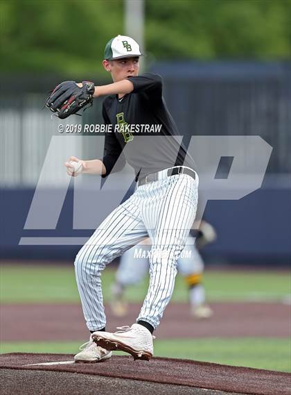 Thumbnail 3 in Benbrook vs. Spring Hill (UIL 4A Regional Semifinal) photogallery.