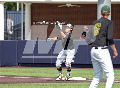 Thumbnail 2 in Benbrook vs. Spring Hill (UIL 4A Regional Semifinal) photogallery.