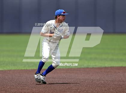 Thumbnail 2 in Benbrook vs. Spring Hill (UIL 4A Regional Semifinal) photogallery.