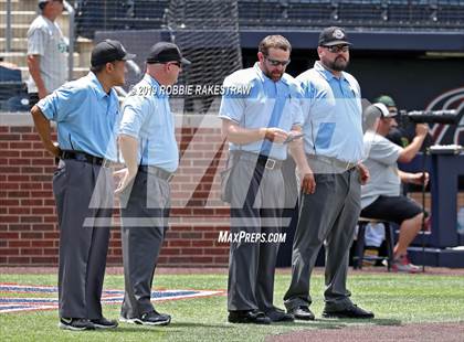 Thumbnail 1 in Benbrook vs. Spring Hill (UIL 4A Regional Semifinal) photogallery.