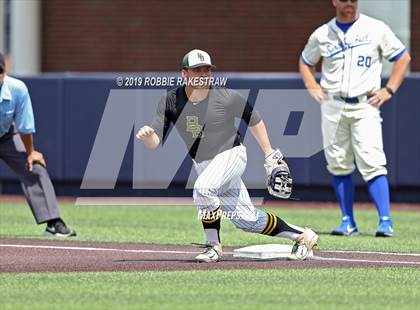 Thumbnail 3 in Benbrook vs. Spring Hill (UIL 4A Regional Semifinal) photogallery.