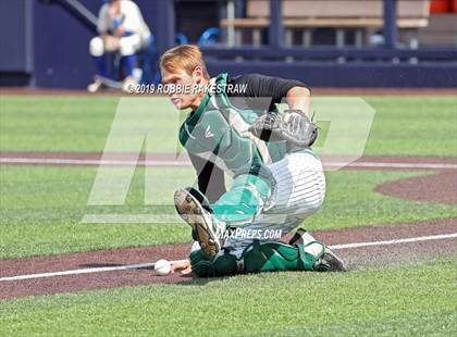 Thumbnail 2 in Benbrook vs. Spring Hill (UIL 4A Regional Semifinal) photogallery.
