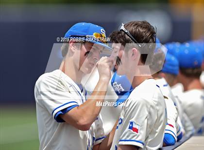 Thumbnail 1 in Benbrook vs. Spring Hill (UIL 4A Regional Semifinal) photogallery.