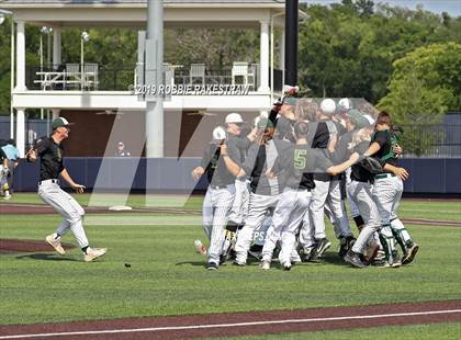 Thumbnail 3 in Benbrook vs. Spring Hill (UIL 4A Regional Semifinal) photogallery.