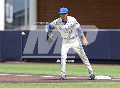 Thumbnail 1 in Benbrook vs. Spring Hill (UIL 4A Regional Semifinal) photogallery.