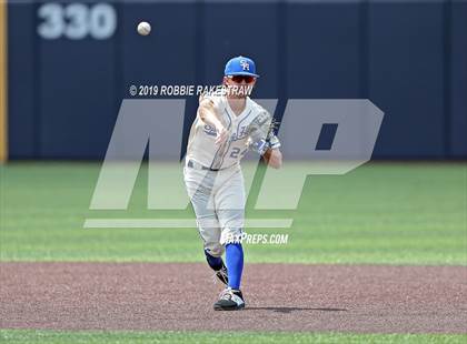 Thumbnail 2 in Benbrook vs. Spring Hill (UIL 4A Regional Semifinal) photogallery.