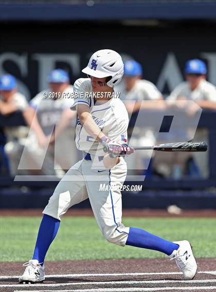 Thumbnail 2 in Benbrook vs. Spring Hill (UIL 4A Regional Semifinal) photogallery.