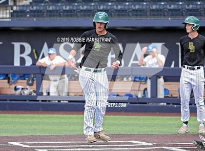 Thumbnail 1 in Benbrook vs. Spring Hill (UIL 4A Regional Semifinal) photogallery.