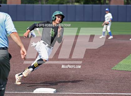 Thumbnail 1 in Benbrook vs. Spring Hill (UIL 4A Regional Semifinal) photogallery.
