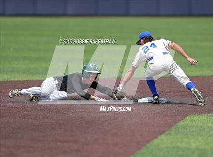 Thumbnail 2 in Benbrook vs. Spring Hill (UIL 4A Regional Semifinal) photogallery.