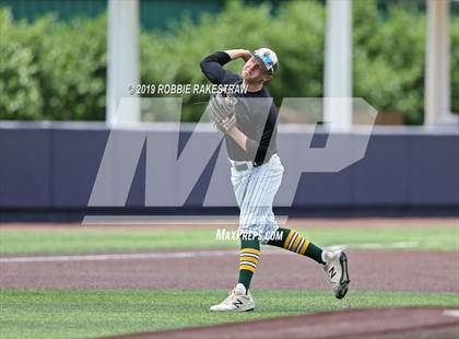 Thumbnail 3 in Benbrook vs. Spring Hill (UIL 4A Regional Semifinal) photogallery.