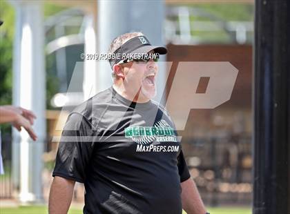 Thumbnail 2 in Benbrook vs. Spring Hill (UIL 4A Regional Semifinal) photogallery.