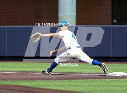 Thumbnail 1 in Benbrook vs. Spring Hill (UIL 4A Regional Semifinal) photogallery.
