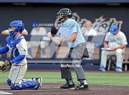 Thumbnail 3 in Benbrook vs. Spring Hill (UIL 4A Regional Semifinal) photogallery.