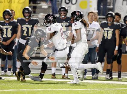 Thumbnail 2 in Kaufman vs. Liberty-Eylau (UIL 4A Division 1 Region 2 Regional Semis) photogallery.